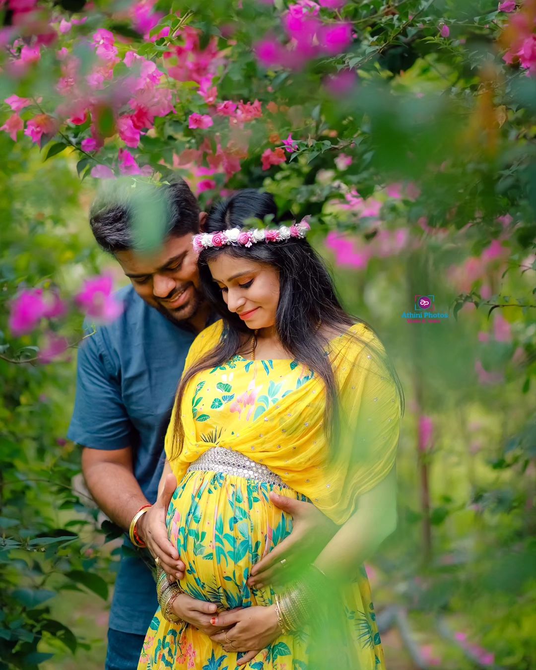 Top 5 Best Maternity Poses + Prompts for Natural Pregnancy Photos